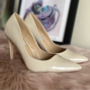 Steven Madden Nude Pumps